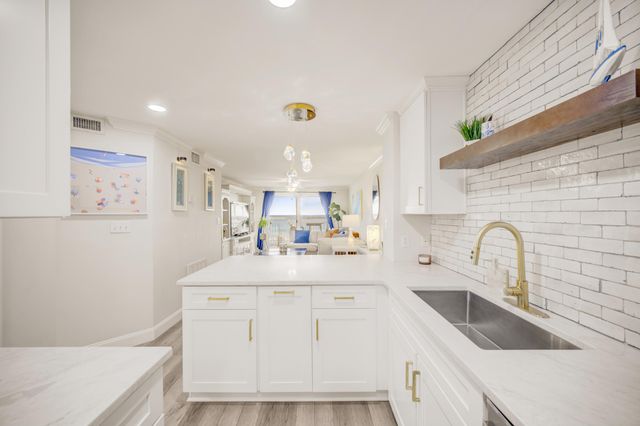 670 Nautilus Court 202, Fort Walton Beach, FL 32548