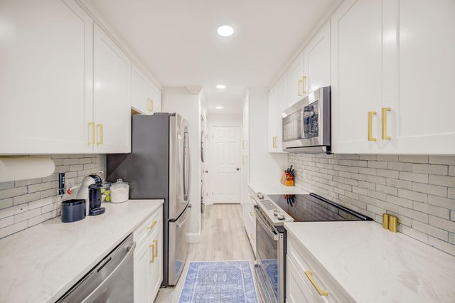 670 Nautilus Court 202, Fort Walton Beach, FL 32548