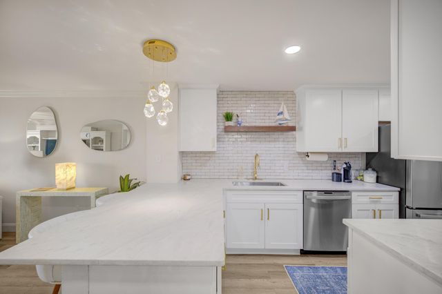 670 Nautilus Court 202, Fort Walton Beach, FL 32548