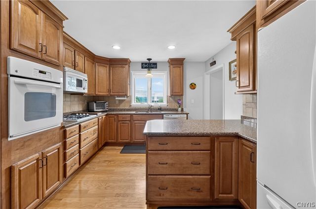 4649 Limeledge Road, Marcellus, NY 13108