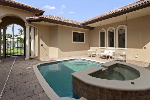 4190 Gleneagles Drive, Boynton Beach, FL 33436