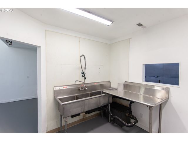 1200 N Killingsworth St, Portland, OR 97217