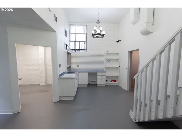 1200 N Killingsworth St, Portland, OR 97217