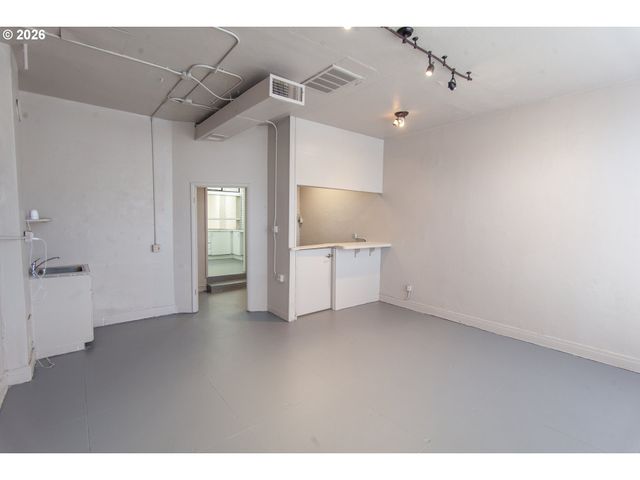 1200 N Killingsworth St, Portland, OR 97217