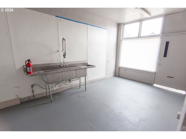 1200 N Killingsworth St, Portland, OR 97217