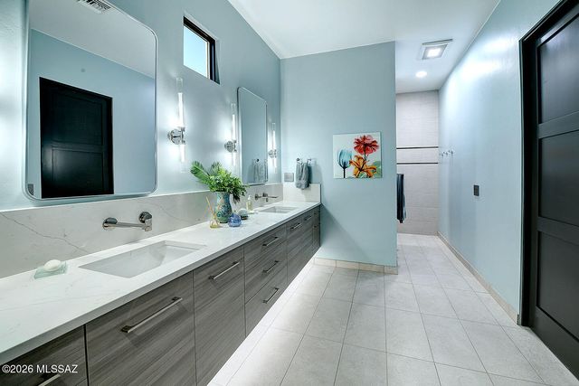 10030 E Sabino Estates Drive, Tucson, AZ 85749