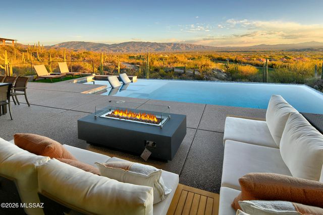 10030 E Sabino Estates Drive, Tucson, AZ 85749