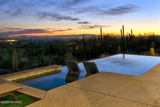 10030 E Sabino Estates Drive, Tucson, AZ 85749