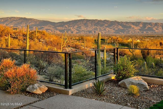 10030 E Sabino Estates Drive, Tucson, AZ 85749