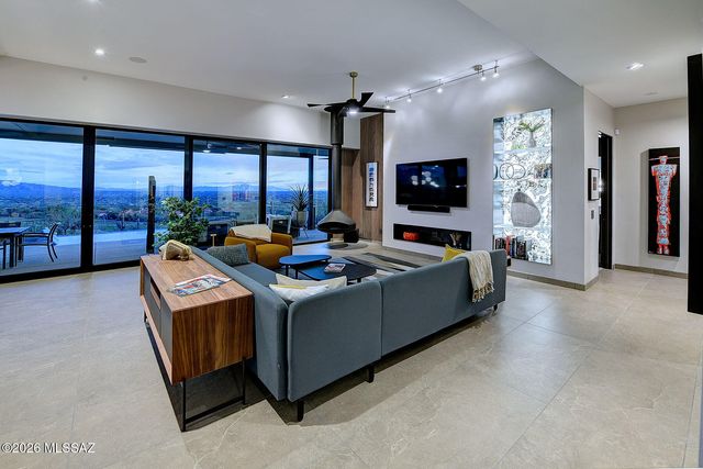 10030 E Sabino Estates Drive, Tucson, AZ 85749