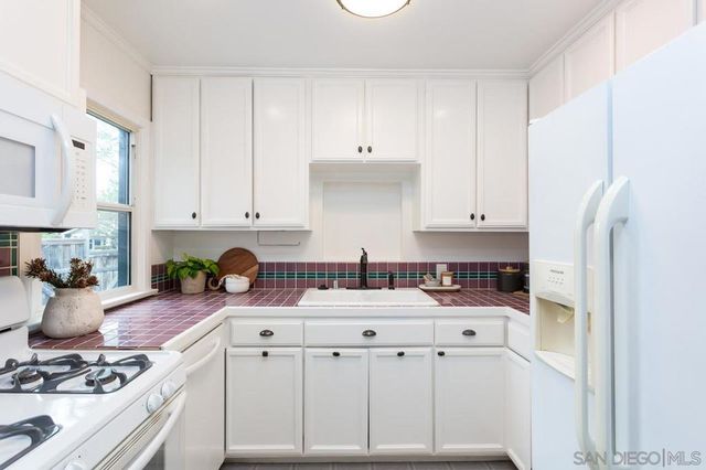 3848 Monroe Avenue, San Diego, CA 92116