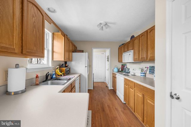 1076 STUART DR, Front Royal, VA 22630