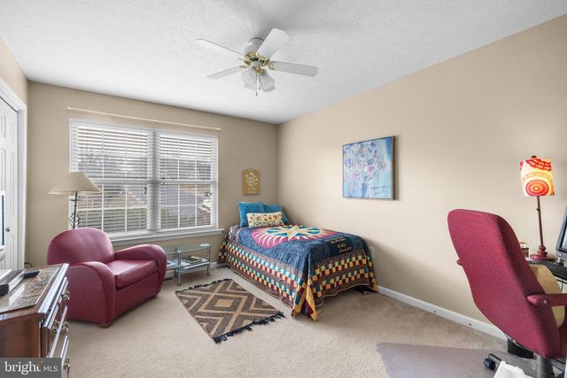 1076 STUART DR, Front Royal, VA 22630