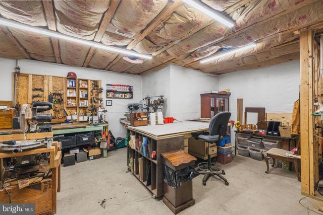 1076 STUART DR, Front Royal, VA 22630