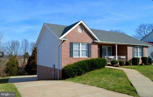 1076 STUART DR, Front Royal, VA 22630