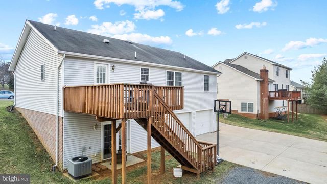 1076 STUART DR, Front Royal, VA 22630