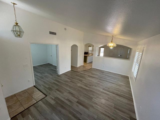 2460 E Whitten Street, Chandler, AZ 85225