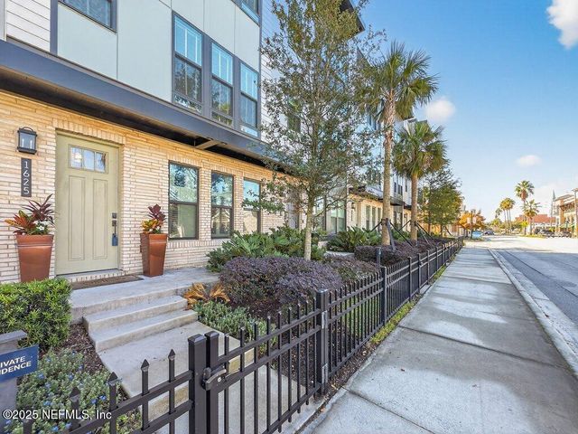 1625 BRIDGETON Drive, Jacksonville, FL 32207