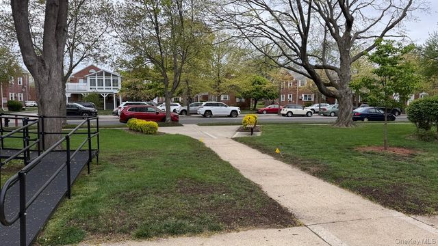 7442 260th Street 30G22, Glen Oaks, NY 11004