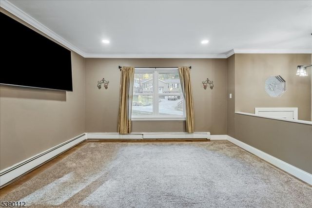 33 Tanglewood Dr, Vernon Twp., NJ 07422