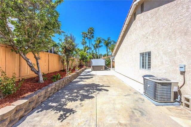 5179 Via Malaguena, Oceanside, CA 92057