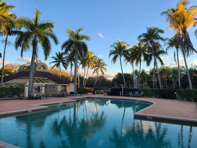 631 Lyons Road 12204, Coconut Creek, FL 33063