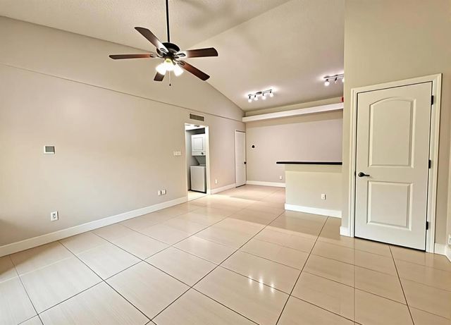 631 Lyons Road 12204, Coconut Creek, FL 33063