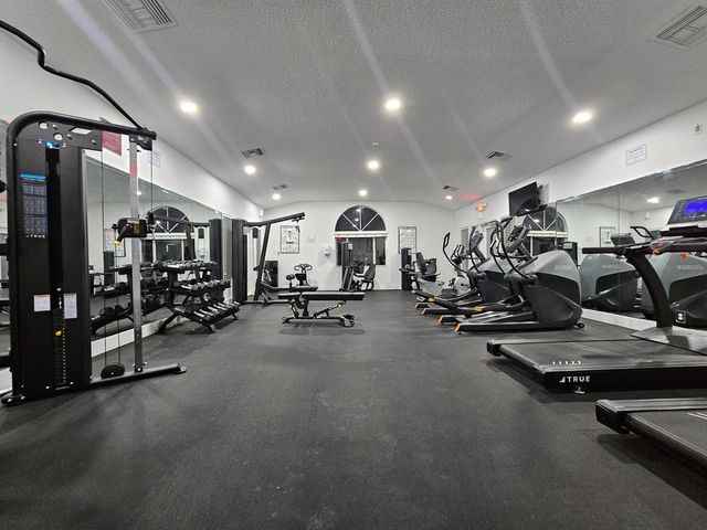 631 Lyons Road 12204, Coconut Creek, FL 33063