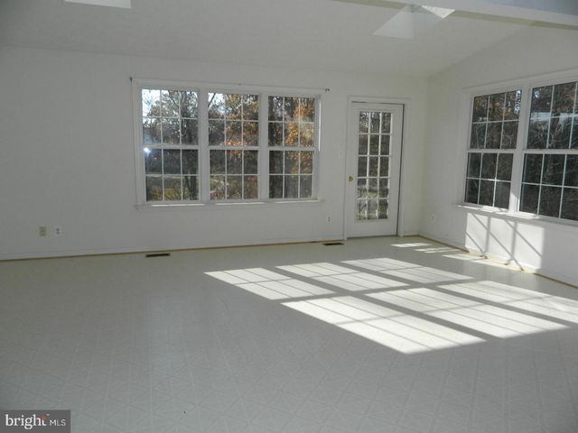 609 KENSINGTON DR, Fredericksburg, VA 22405