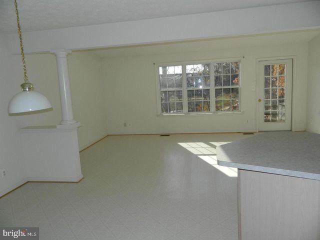 609 KENSINGTON DR, Fredericksburg, VA 22405