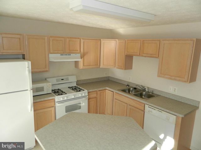 609 KENSINGTON DR, Fredericksburg, VA 22405