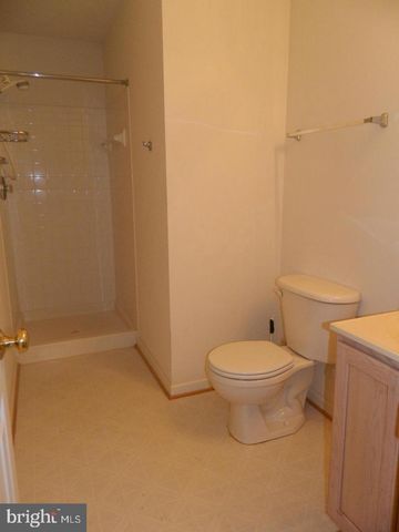 609 KENSINGTON DR, Fredericksburg, VA 22405