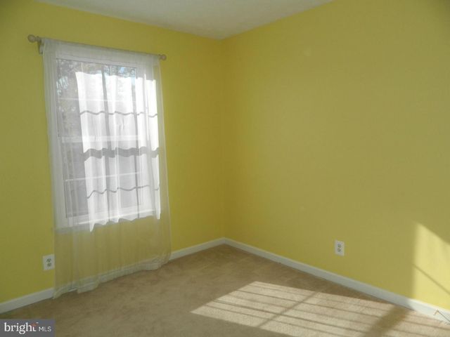 609 KENSINGTON DR, Fredericksburg, VA 22405