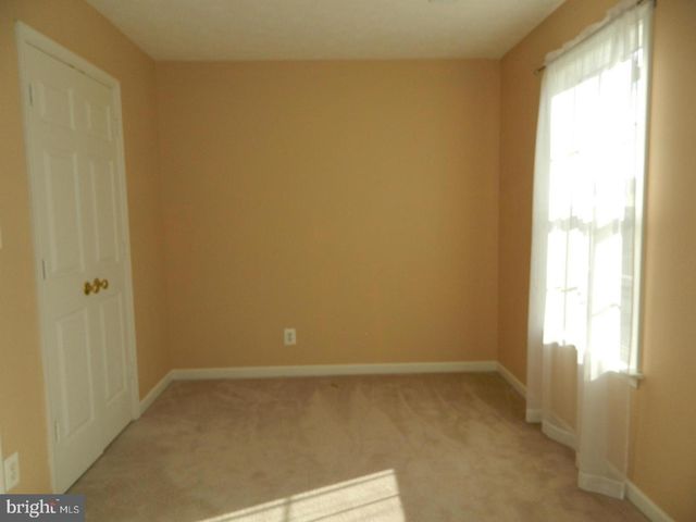 609 KENSINGTON DR, Fredericksburg, VA 22405