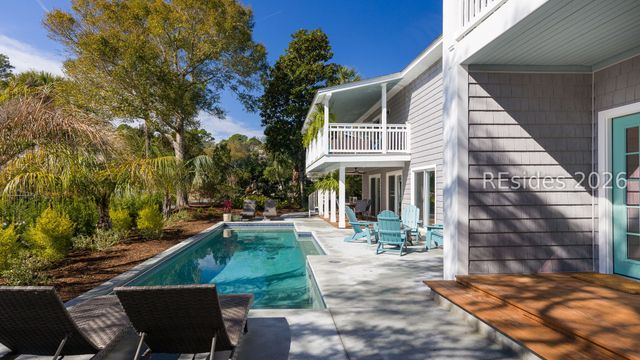 7 Cassina Ln, Hilton Head Island, SC 29928