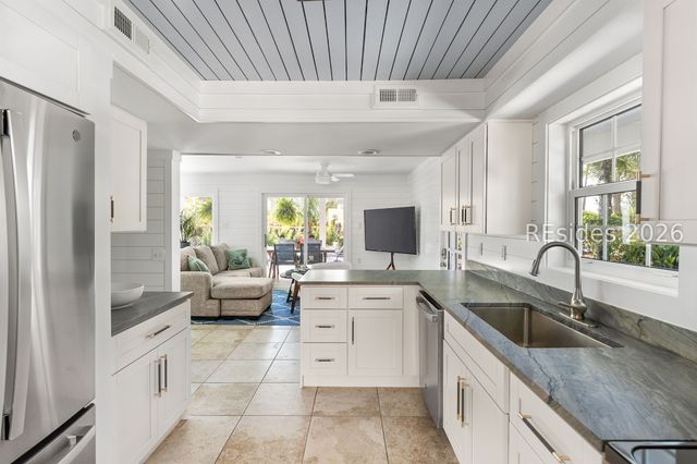 7 Cassina Ln, Hilton Head Island, SC 29928