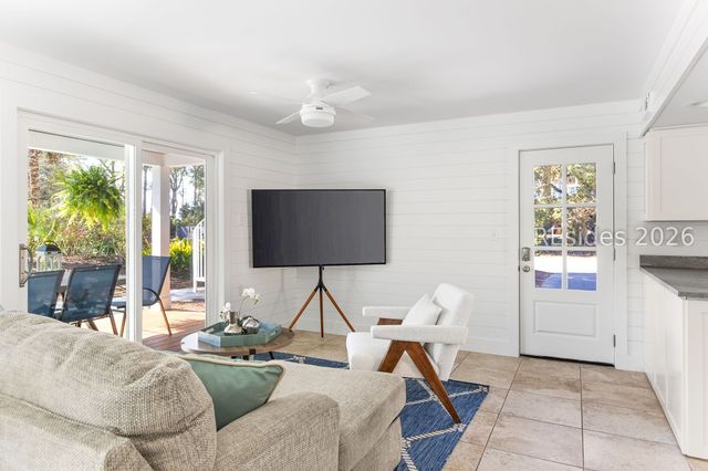 7 Cassina Ln, Hilton Head Island, SC 29928