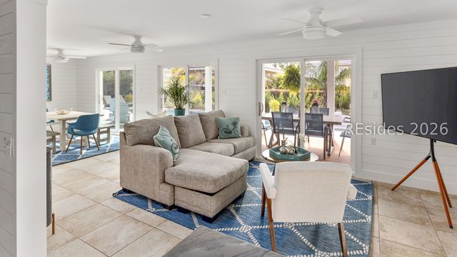 7 Cassina Ln, Hilton Head Island, SC 29928