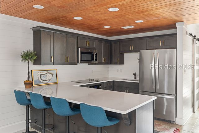 7 Cassina Ln, Hilton Head Island, SC 29928