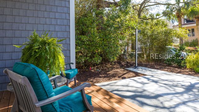 7 Cassina Ln, Hilton Head Island, SC 29928