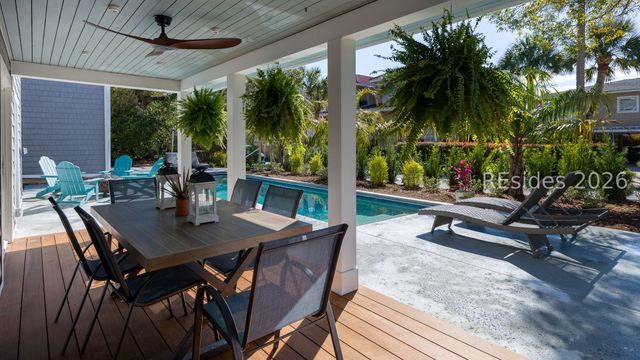 7 Cassina Ln, Hilton Head Island, SC 29928