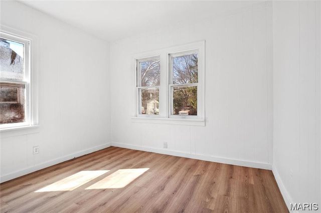 22 N Harvey Avenue, St Louis, MO 63135