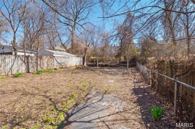 22 N Harvey Avenue, St Louis, MO 63135
