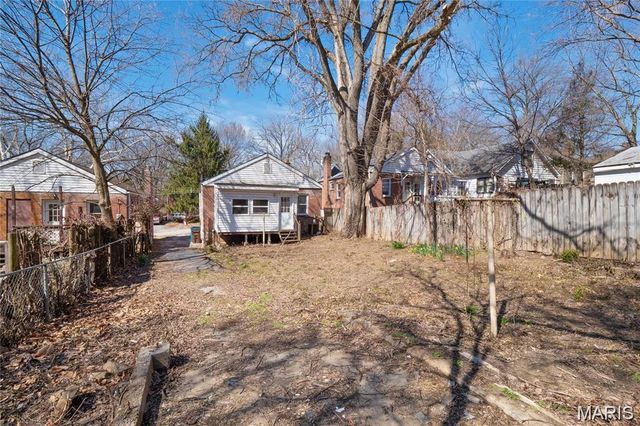 22 N Harvey Avenue, St Louis, MO 63135