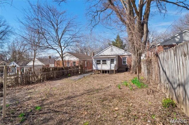 22 N Harvey Avenue, St Louis, MO 63135