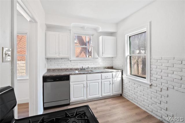 22 N Harvey Avenue, St Louis, MO 63135