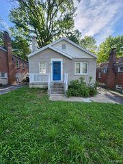 22 N Harvey Avenue, St Louis, MO 63135