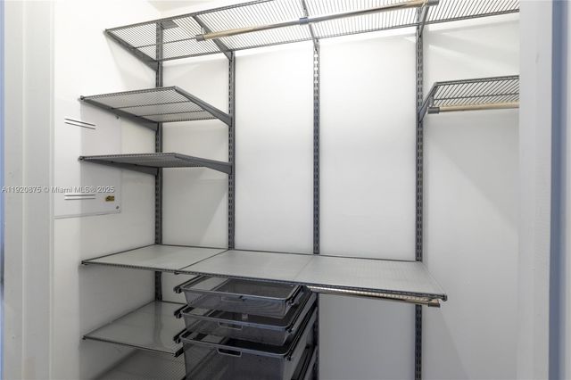 1010 Brickell Ave 4207, Miami, FL 33131