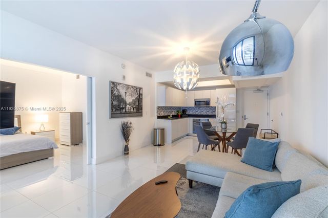 1010 Brickell Ave 4207, Miami, FL 33131