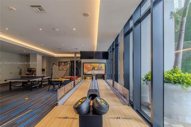 1010 Brickell Ave 4207, Miami, FL 33131